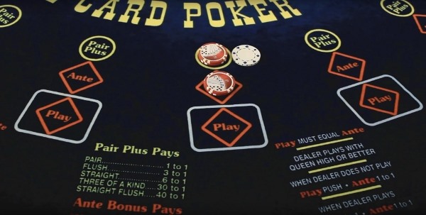 Player tips the dealer Player tips the dealer