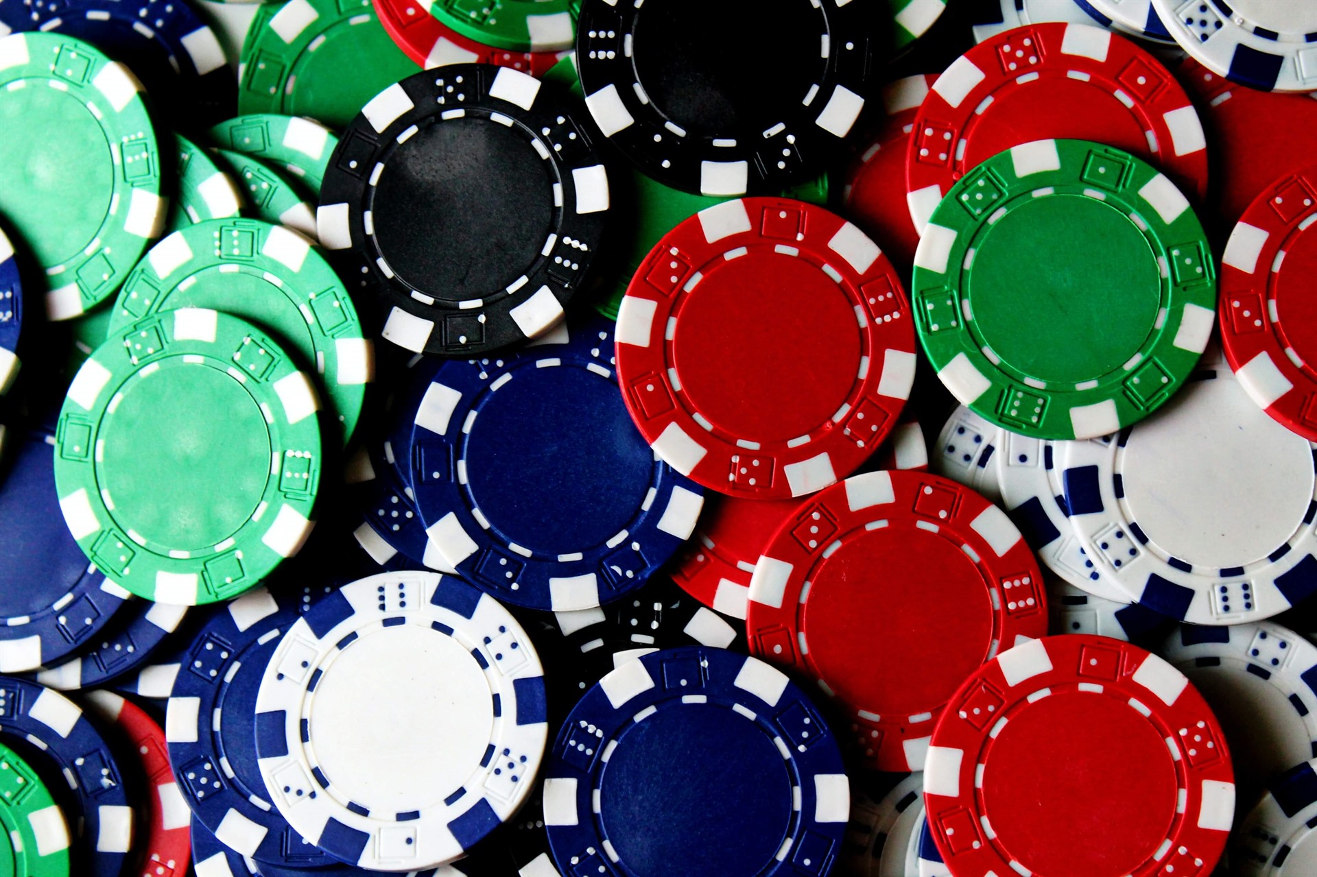 How to Clean Your Cards and Chips at Home