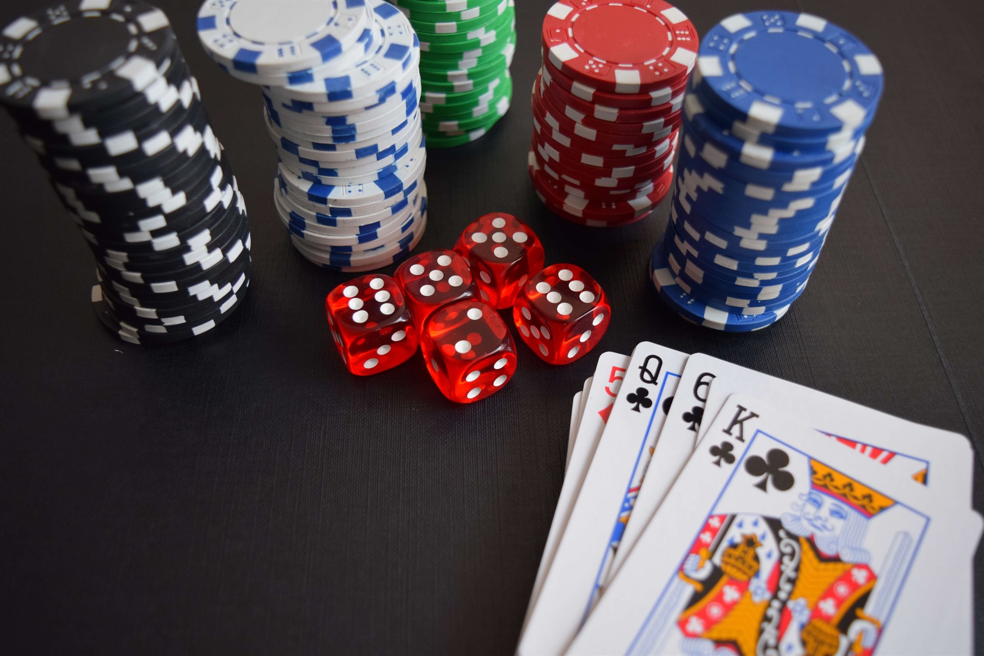 How to Play Wild 5 Poker